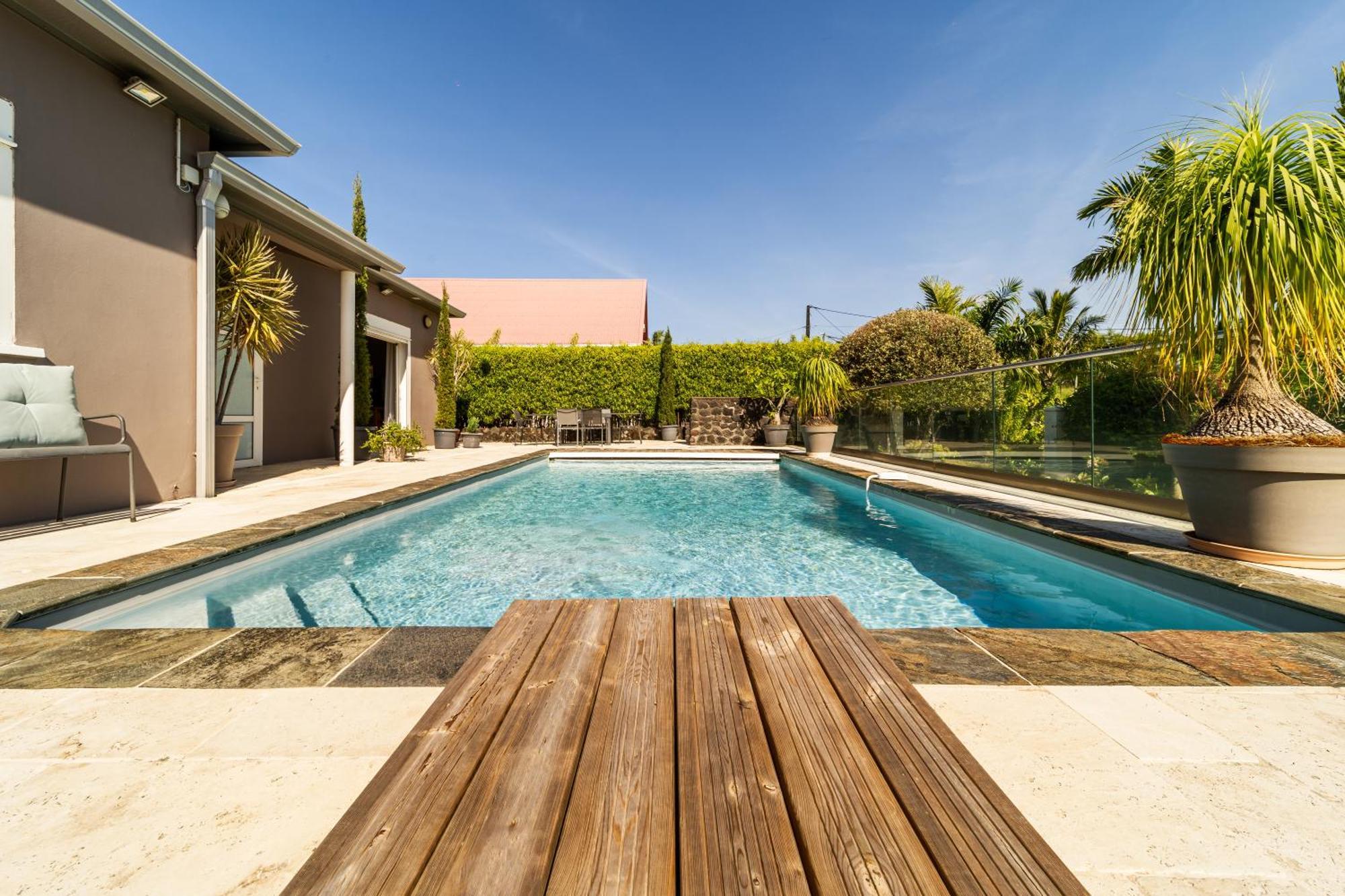 סיינט ג'וזף Villa Avec Piscine Vue Mer Et Montagne, En Pleine Nature מראה חיצוני תמונה